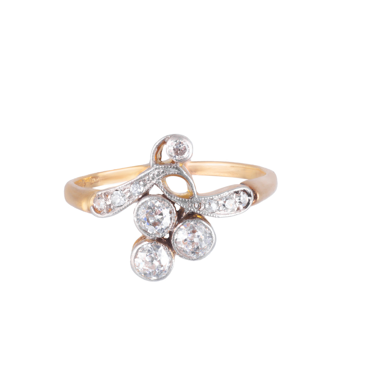 Art Nouveau diamond ring with vine motif in platinum and 18ct gold