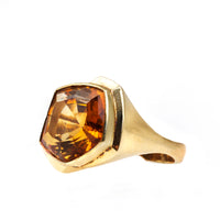 1960s citrine and gold ring showing side profile of the gemstone and band
