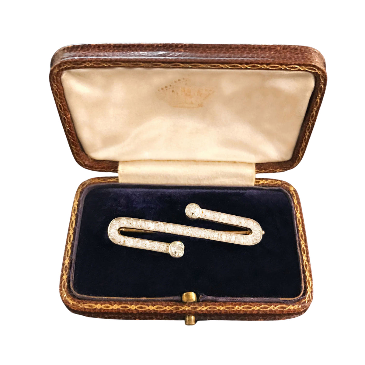 Antique Art Deco diamond brooch c.1930s, platinum and 18ct gold zig zag design, displayed in box