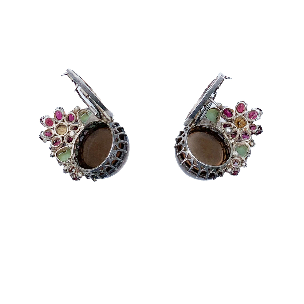 Back view of Dorrie Nossiter 1920s silver dress clips showing clasp and setting