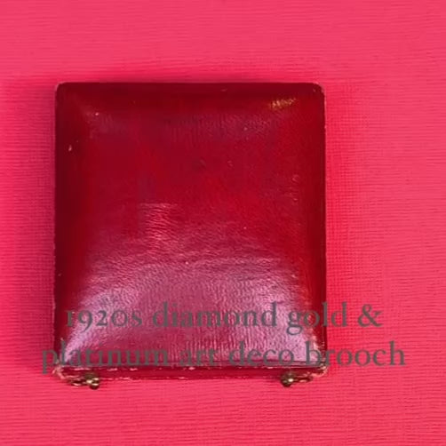 Art Deco diamond circle brooch with 4.42 carats of old European, single and baguette cut diamonds in platinum and 18ct gold, c. 1920s.