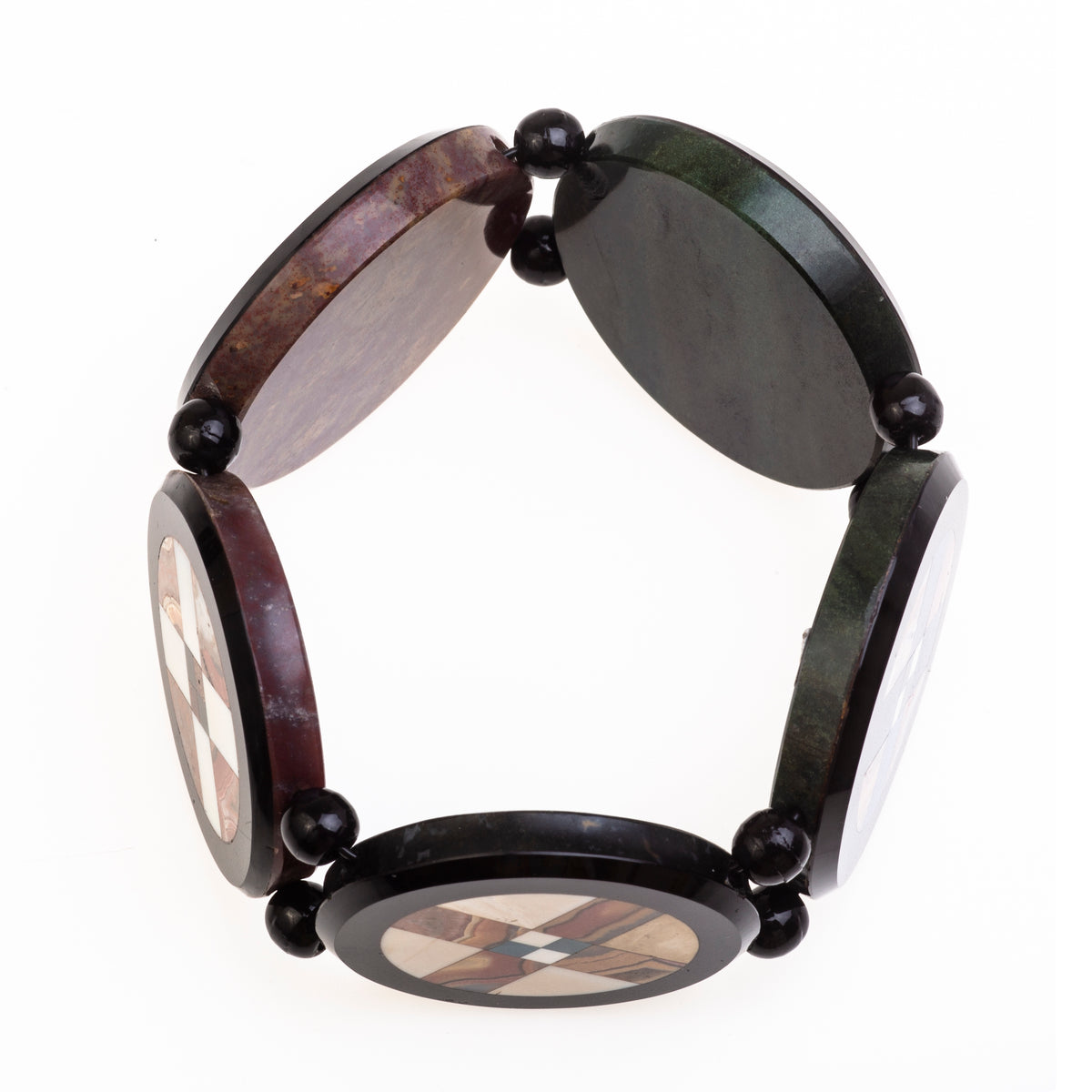 Top view of Scottish Victorian bracelet in agate and onyx, c.1880, pietra dura cross design