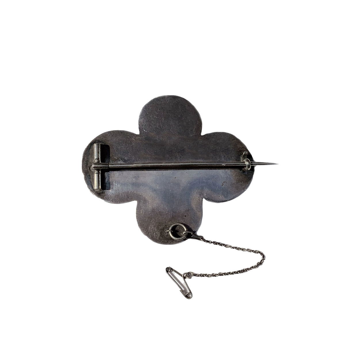 Reverse view of a Victorian Scottish agate brooch c.1880, showing the silver setting and clasp work.