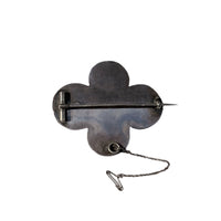 Reverse view of a Victorian Scottish agate brooch c.1880, showing the silver setting and clasp work.