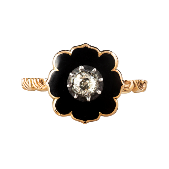 Victorian black enamel ring with old cut diamond in 18ct gold, scalloped edge detail, English, c.1850s.
