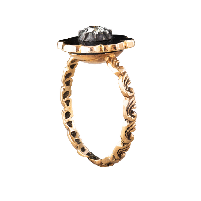 Victorian black enamel ring with old cut diamond in 18ct gold, scalloped edge detail, English, c.1850s.