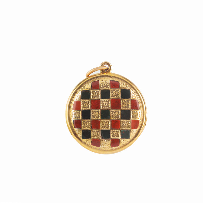 Victorian locket in 15ct gold with checkerboard inlay of carnelian and bloodstone, Scottish agate work, c.1860.