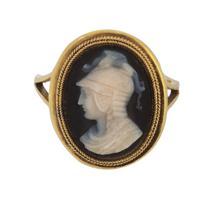 18ct gold Italian cameo ring featuring a hand-carved centurion profile in layered agate, c.1900