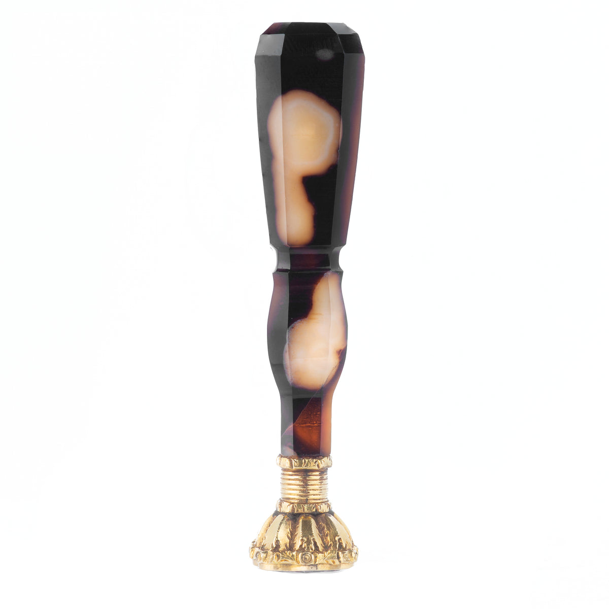 Victorian desk seal with faceted agate handle and amethyst intaglio in gold mount, circa 1850.