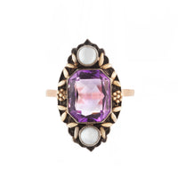 Arts and Crafts ring with large amethyst and natural pearls, set in hand-worked gold and silver, attributed to Arthur & Georgie Gaskin, c.1915.