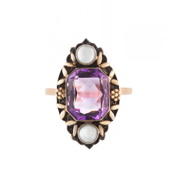 Arts and Crafts ring with large amethyst and natural pearls, set in hand-worked gold and silver, attributed to Arthur & Georgie Gaskin, c.1915.