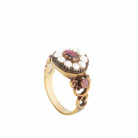Antique Georgian garnet and pearl cluster ring in 15ct gold with decorative shoulders, romantic late 18th-century design.