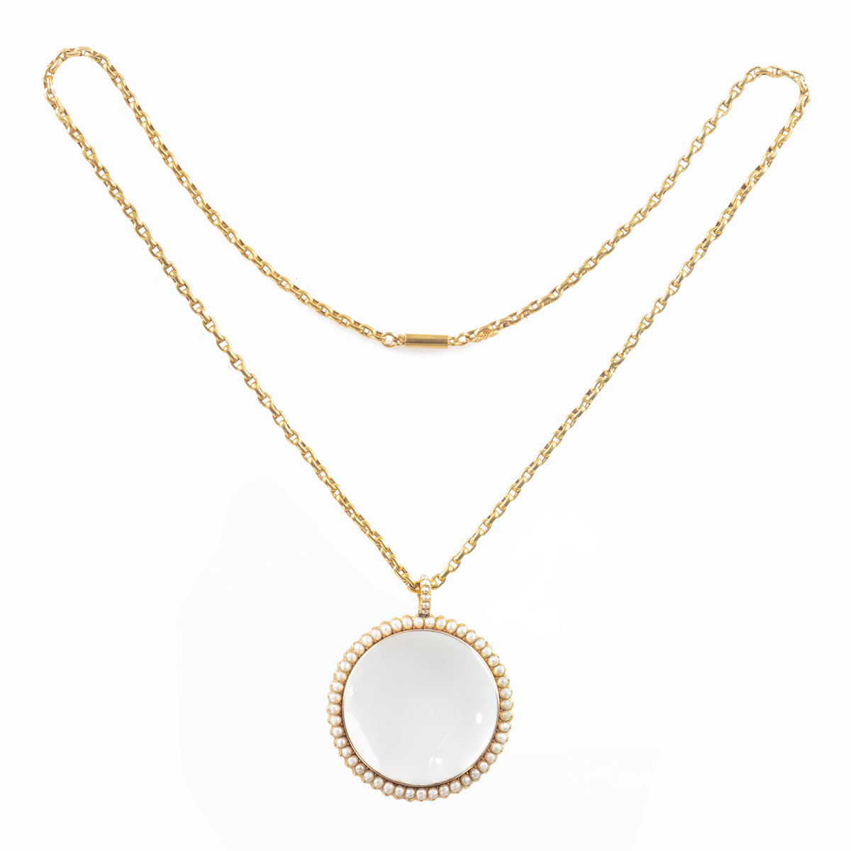 1830s English magnifying pendant with clear crystal lens and pearl border