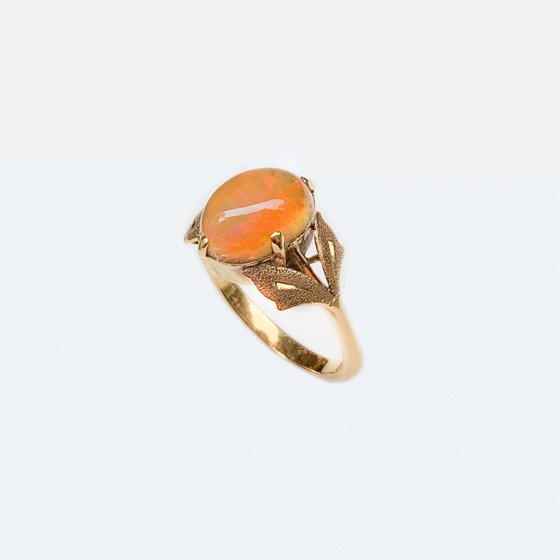 Art Nouveau Fire Opal Ring in 18ct Gold | English c.1900s