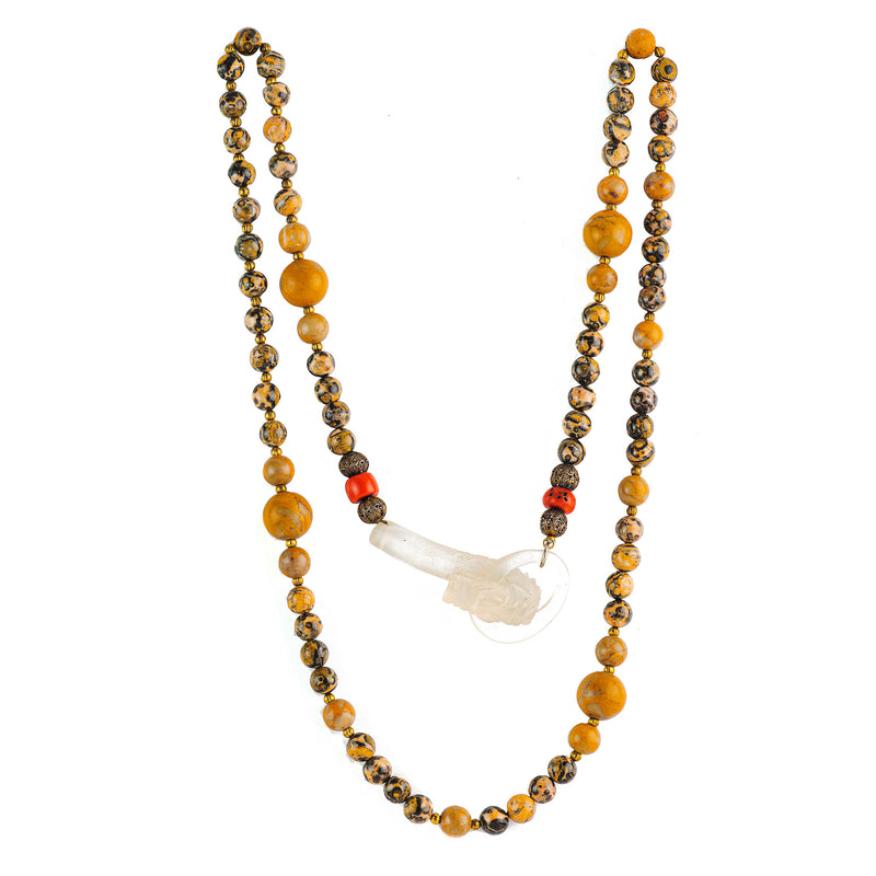 A Necklace of Agate Beads with Rock Crystal Dragon Hook