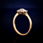 An eighteen carat Gold Daisy Diamond ring