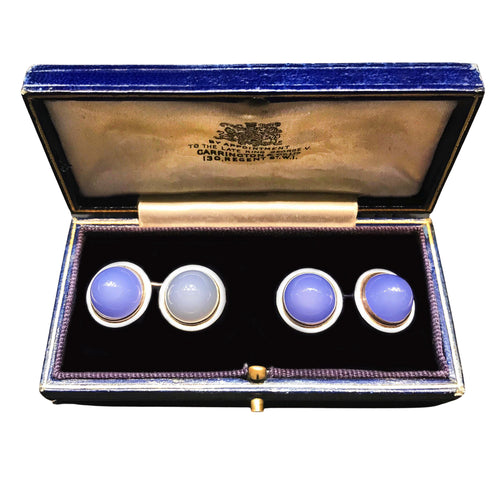 A Pair of French Chalcedony White Enamel Gold Cufflinks