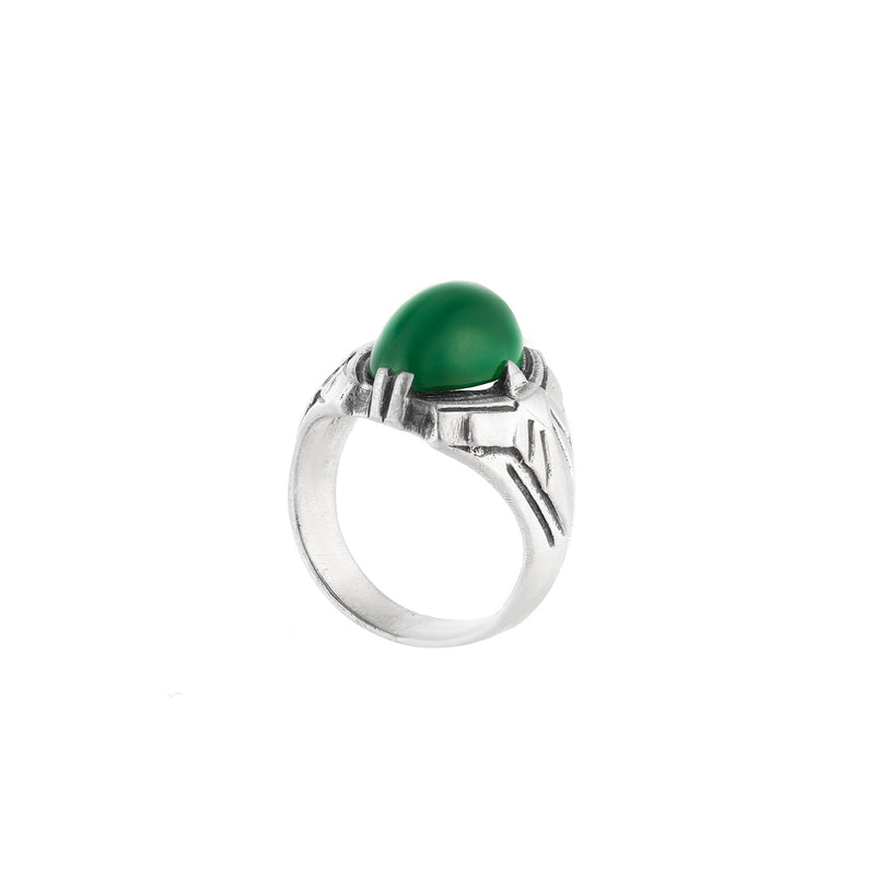 Vintage European Deco men’s ring in silver with cabochon-cut chrysoprase, Austrian c.1930s.